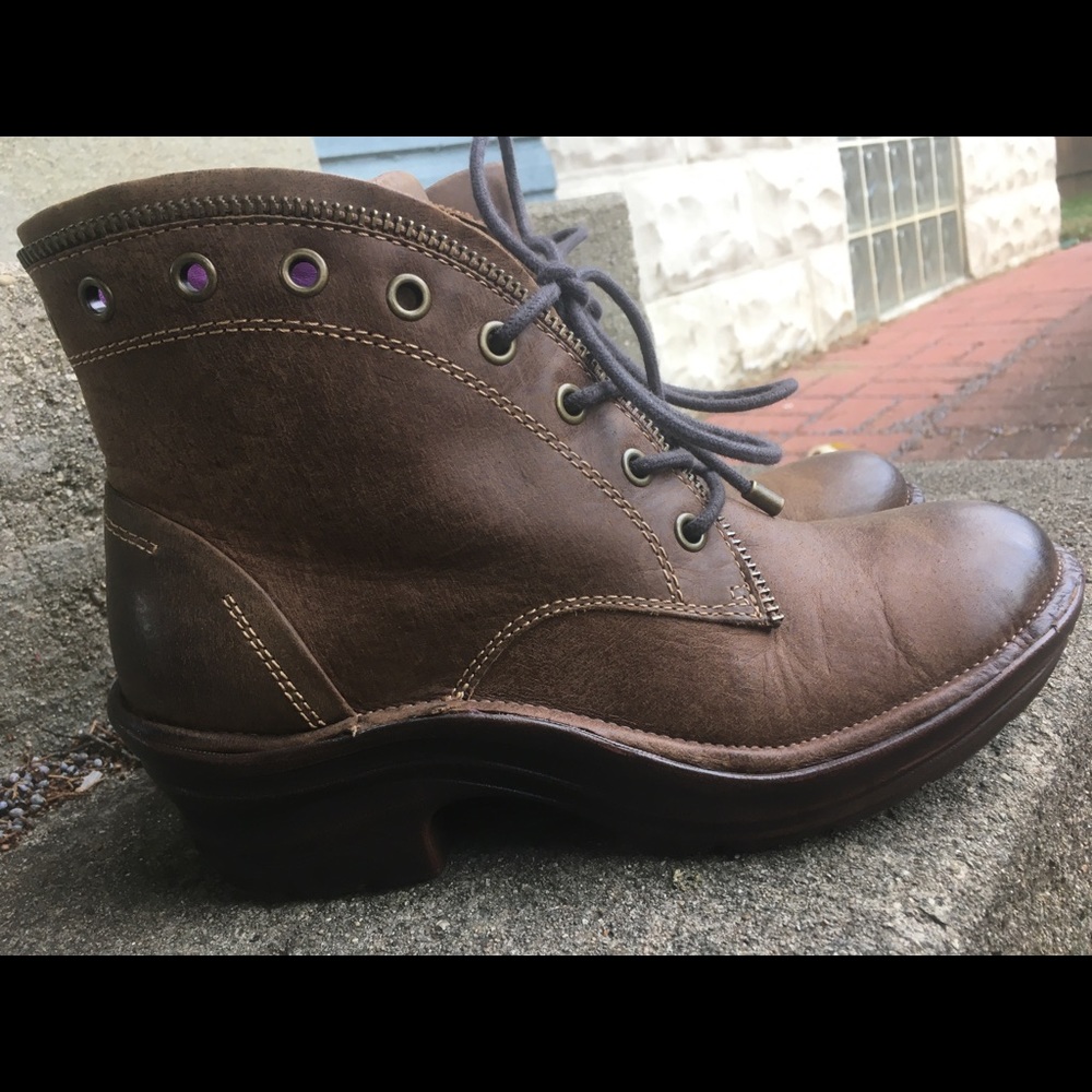 Vionic brown boc comfort hiking combat boot ankle 12M 7M 90’s hike grunge